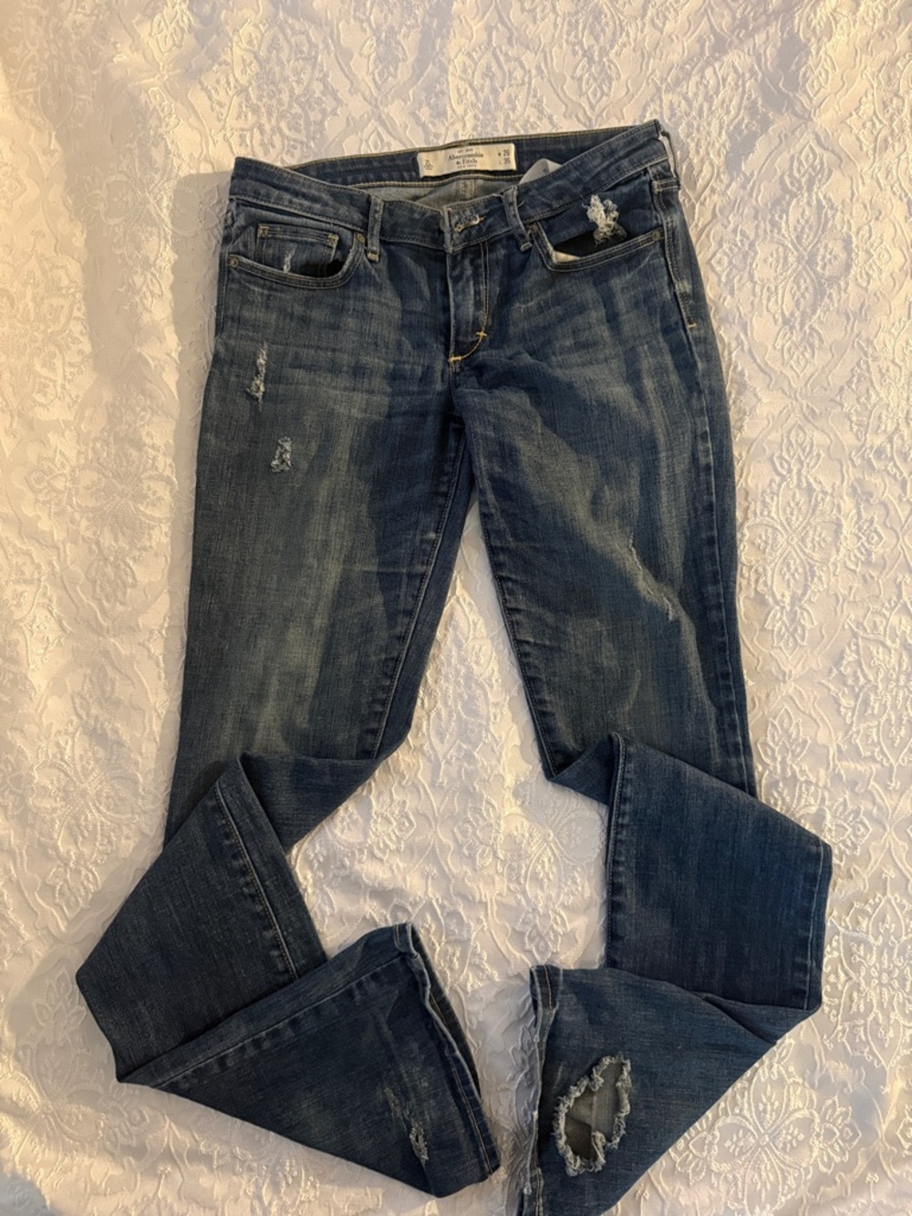 Abercrombie Dark Blue Women's Skinny Jeans with Distressing size 2L